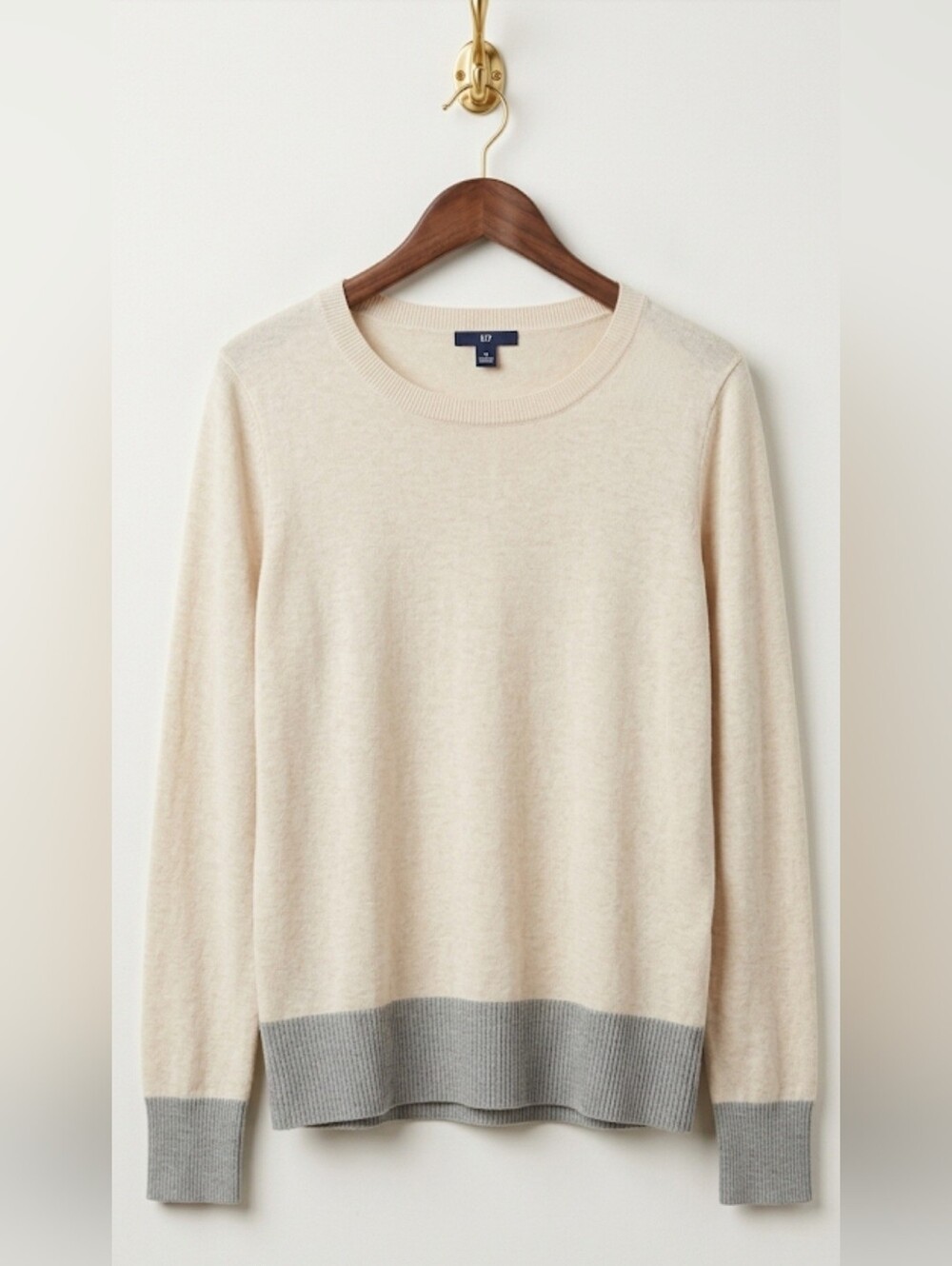 Gap Grey Trim Sweater Medium